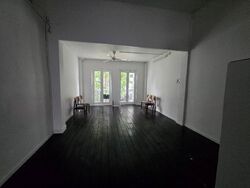 Beach Road (D7), Retail #530467341
